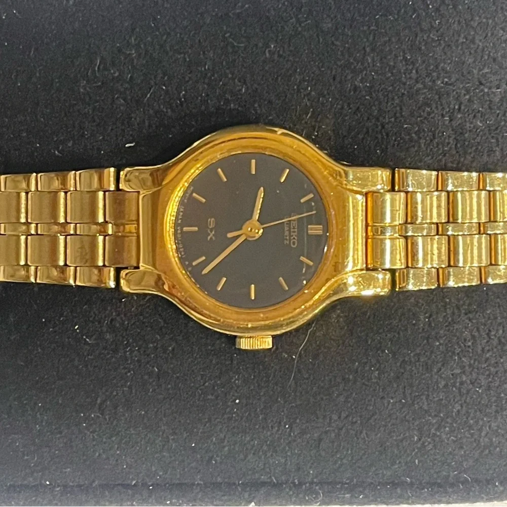 Seiko SX V401-0091 Gold Tone Women’s Watch